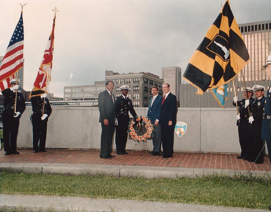 police memorial with commissioner